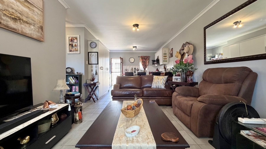 2 Bedroom Property for Sale in Twin Palms Western Cape